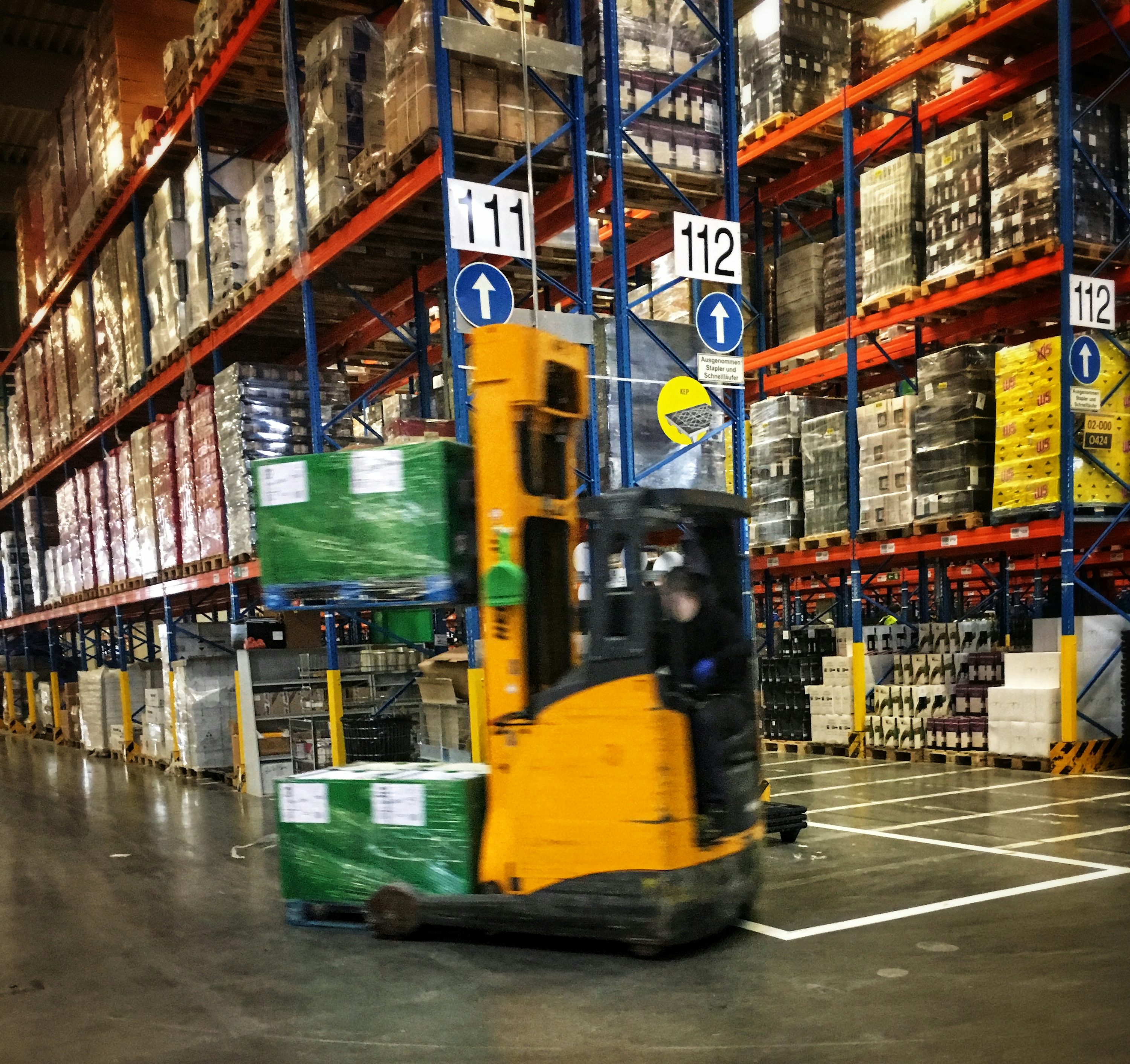 Forklift Speed: Rules, Limits & Hazards in Switzerland